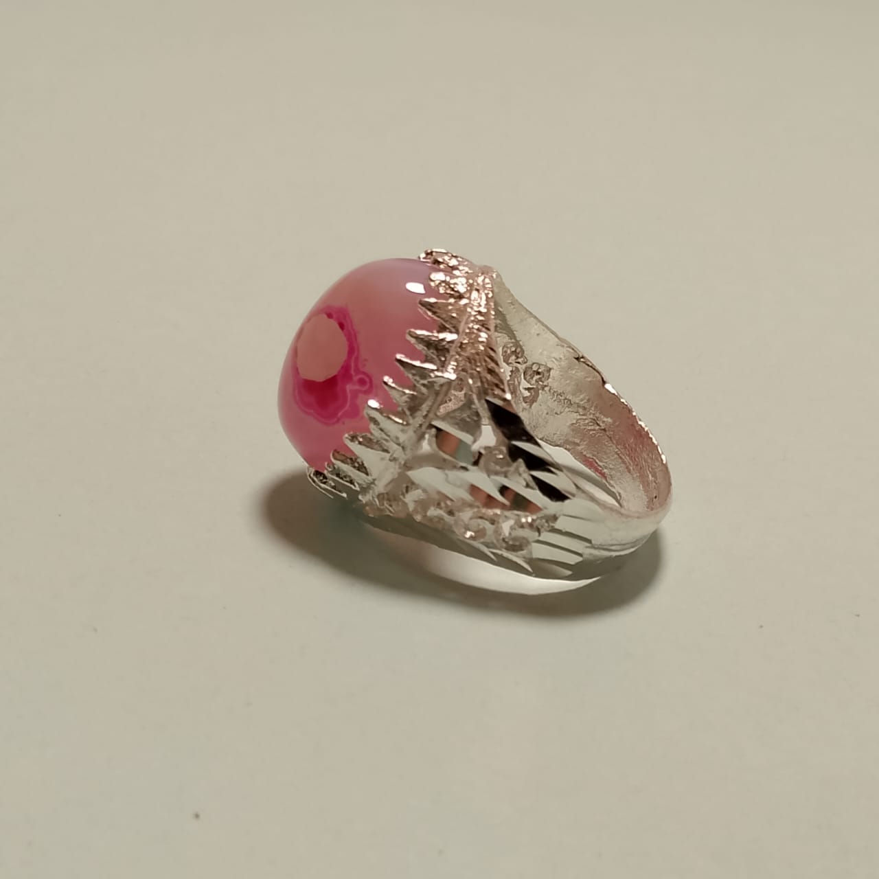 20 Carat Sulemani Aqiq Ring, Cabashon Cut, Size 17