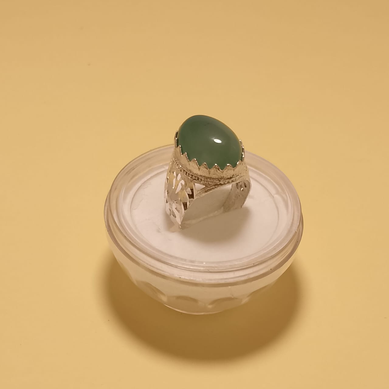 22 Carats Green Aqiq Ring, Cabashon Cut, Size 17