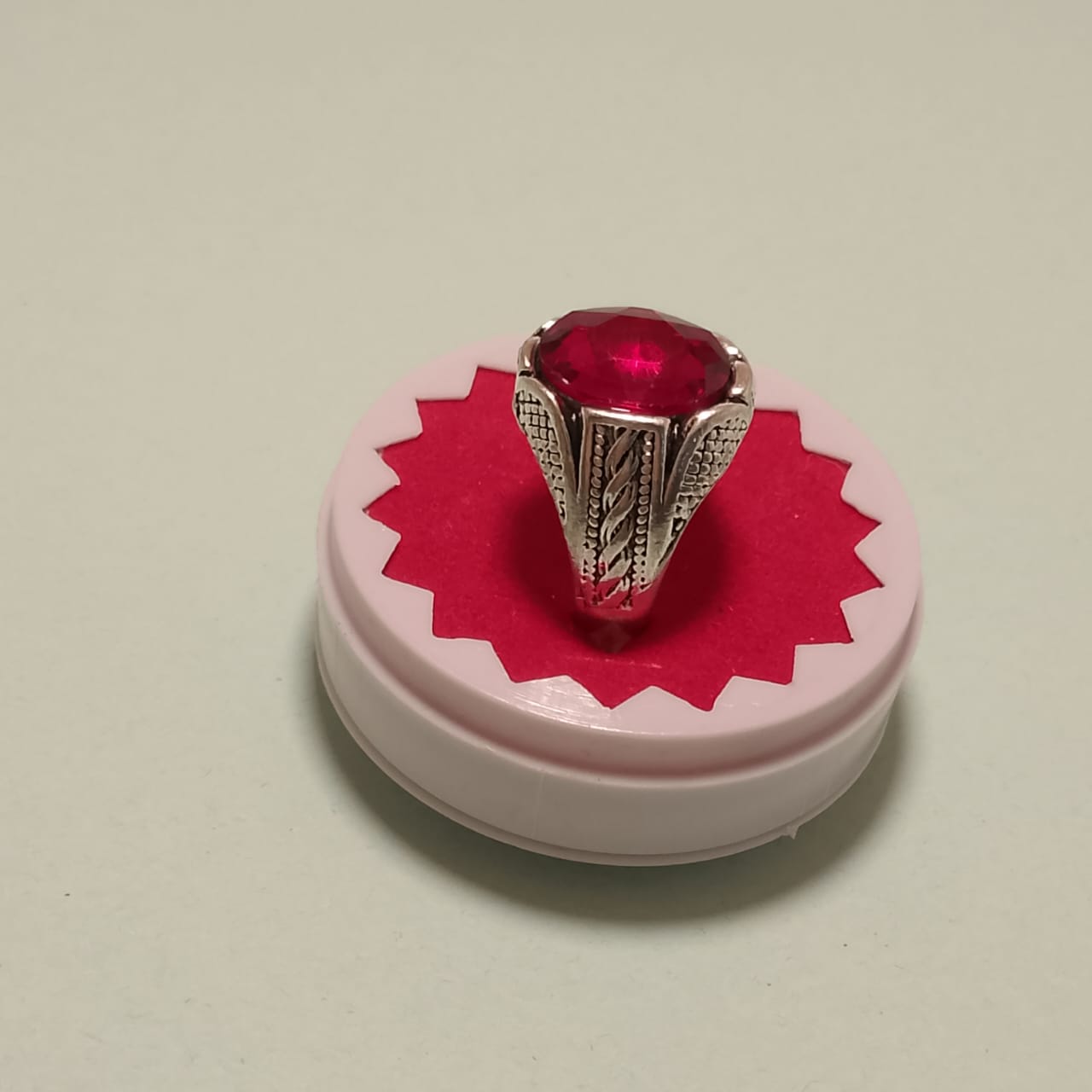 22 Carats Red Aqiq Ring, Cabashon Cut, Size 18
