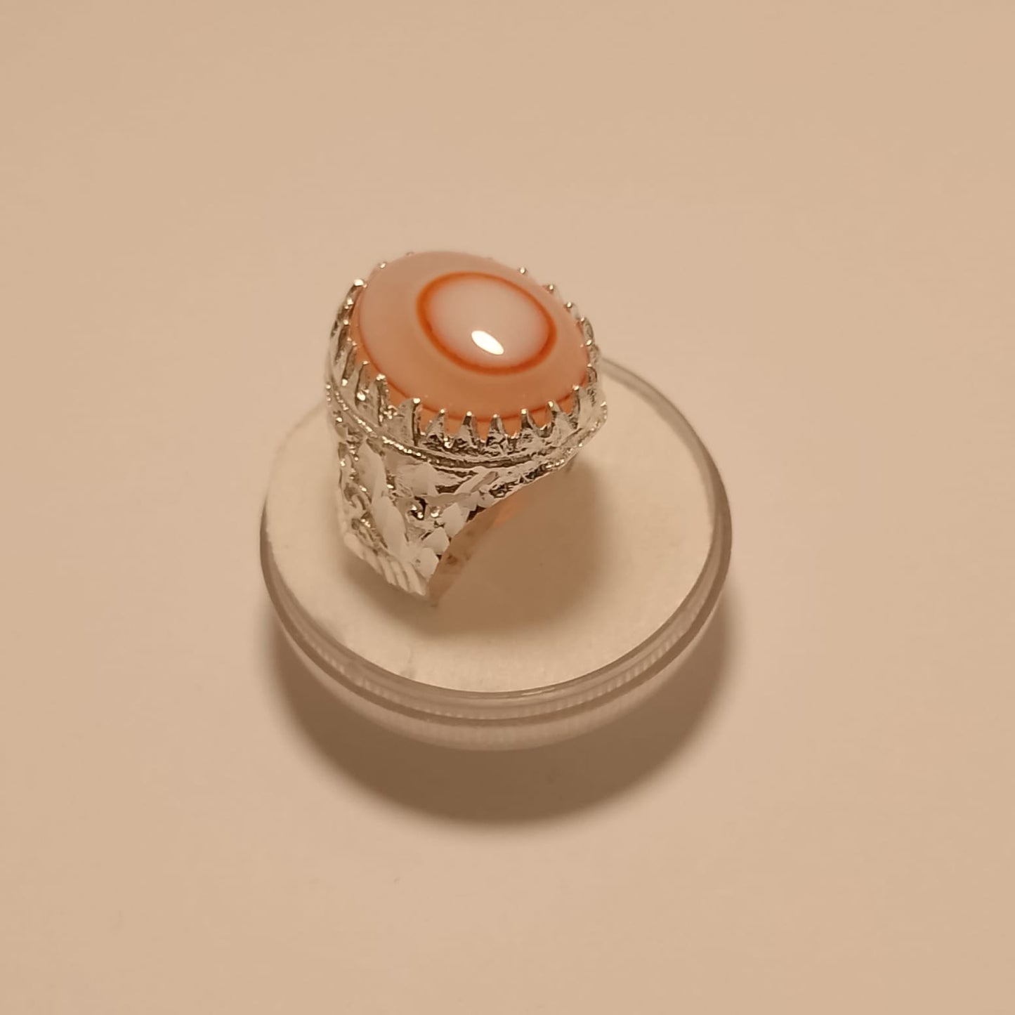 Elegant 23 Carat Sulimani Aqiq Ring, Cabashon Cut, Size 18