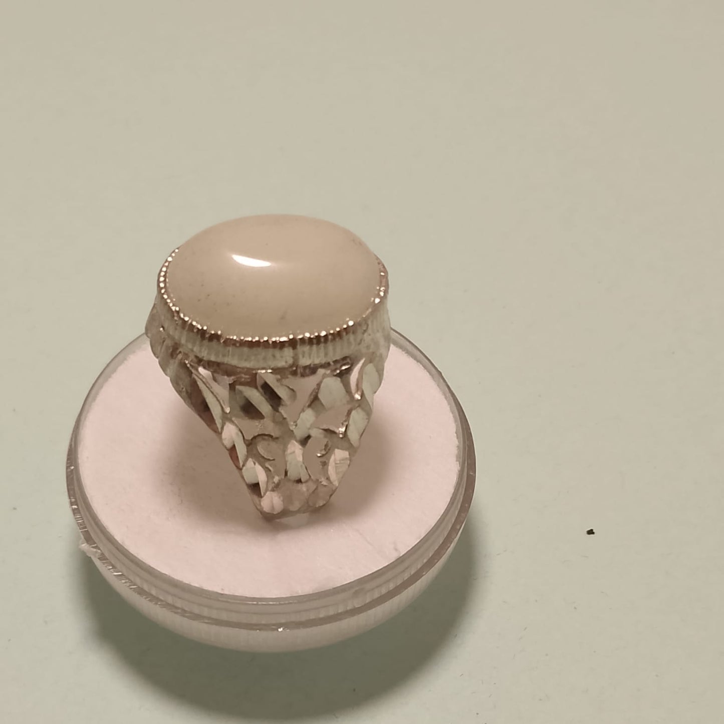 23 Carats Moonstone Ring, Cabachon Cut