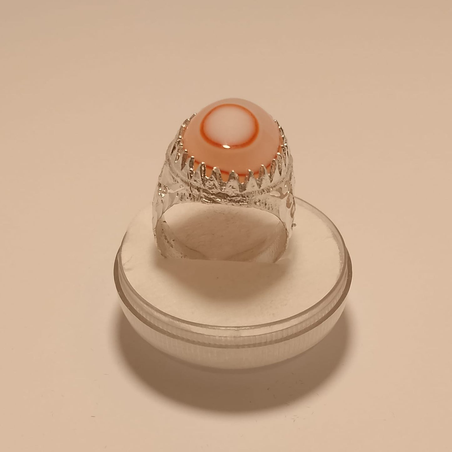 Elegant 23 Carat Sulimani Aqiq Ring, Cabashon Cut, Size 18
