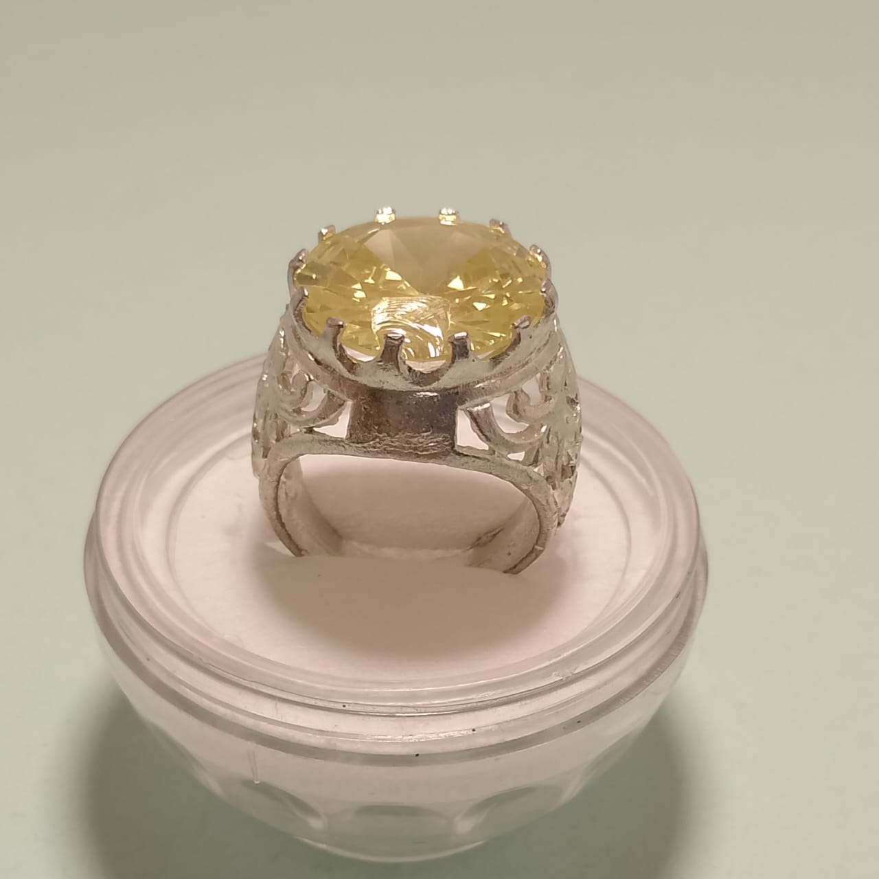 25 Carats Sheelite Ring, Step Cut, Size 19
