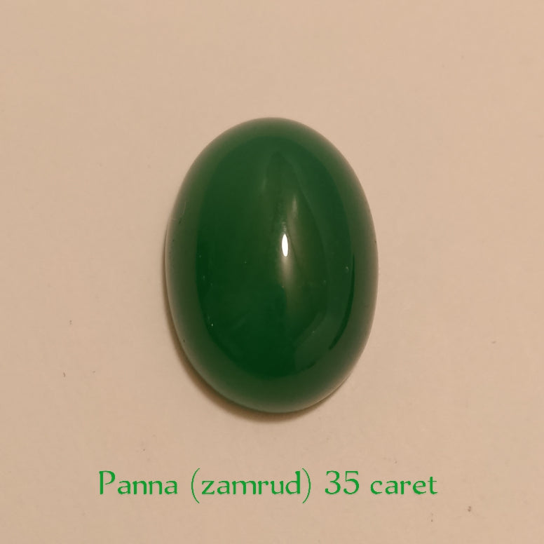 Panna (zamrud) | Cabachon | Vitreous green color