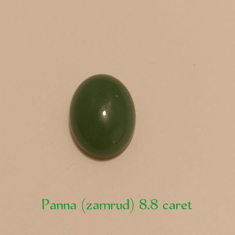Panna (zamrud) | Cabachon | Vitreous green color