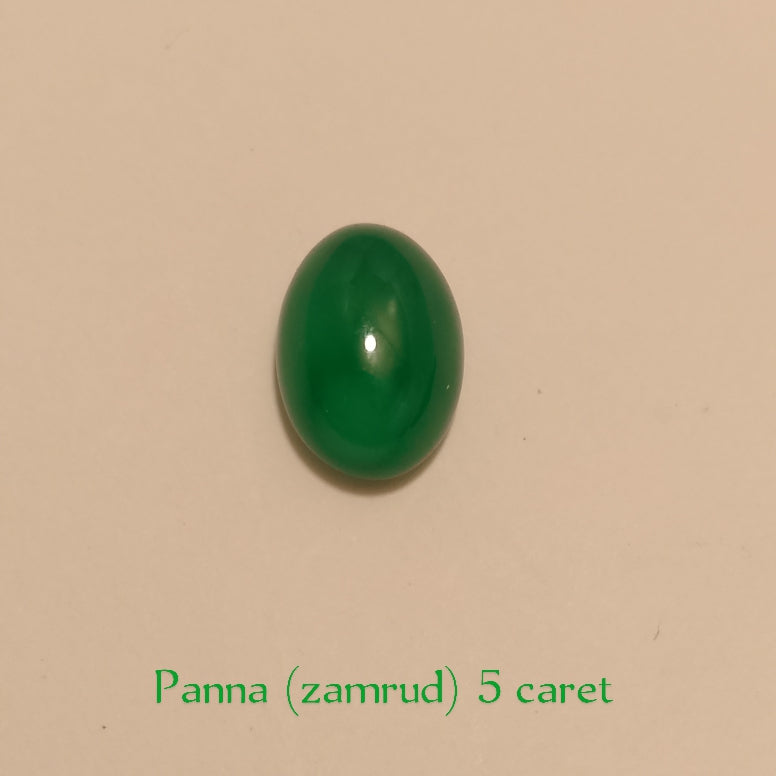 Panna (zamrud) | Cabachon | Vitreous green color