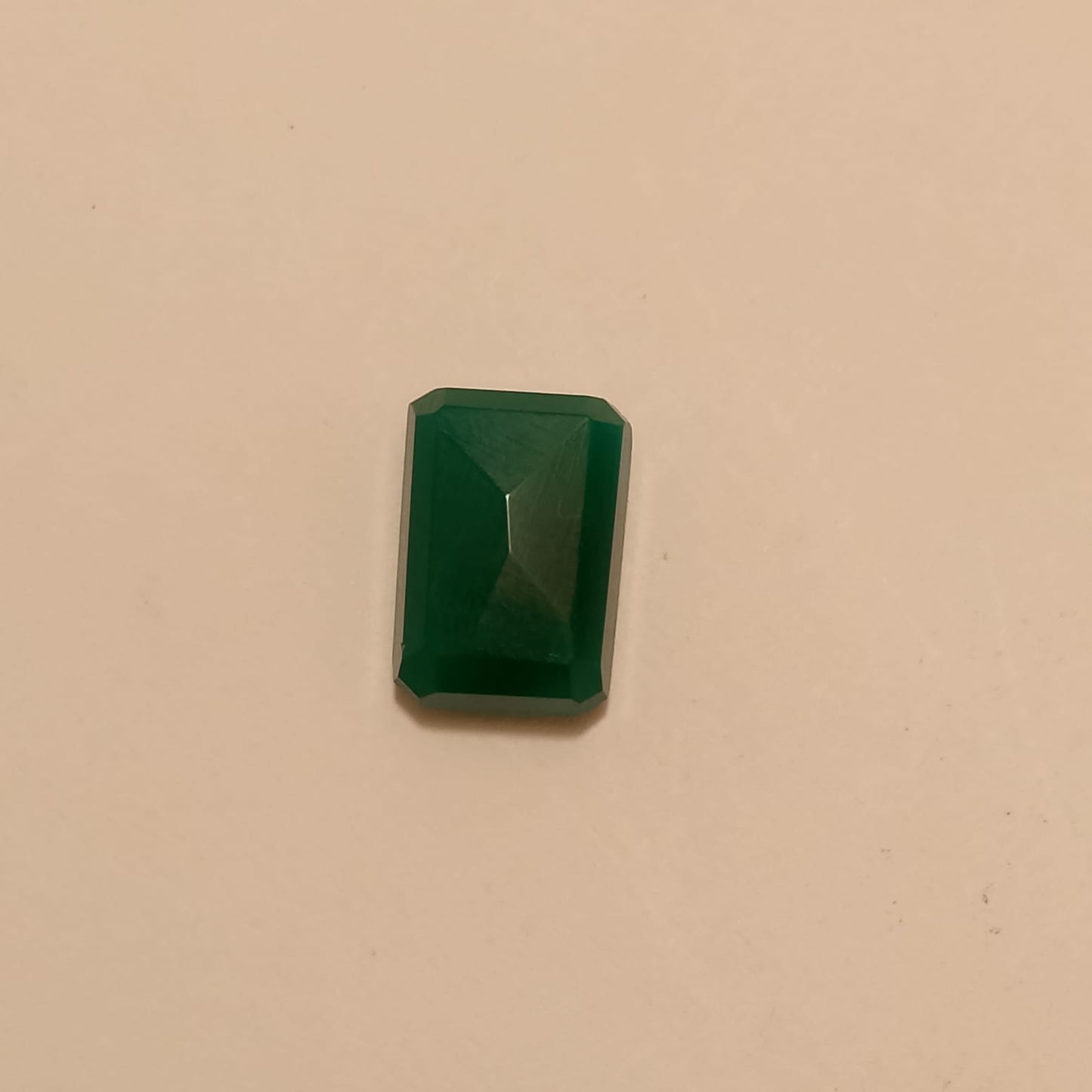 Panna (zamrud) | Step Cutting | Vitreous Dark Green color
