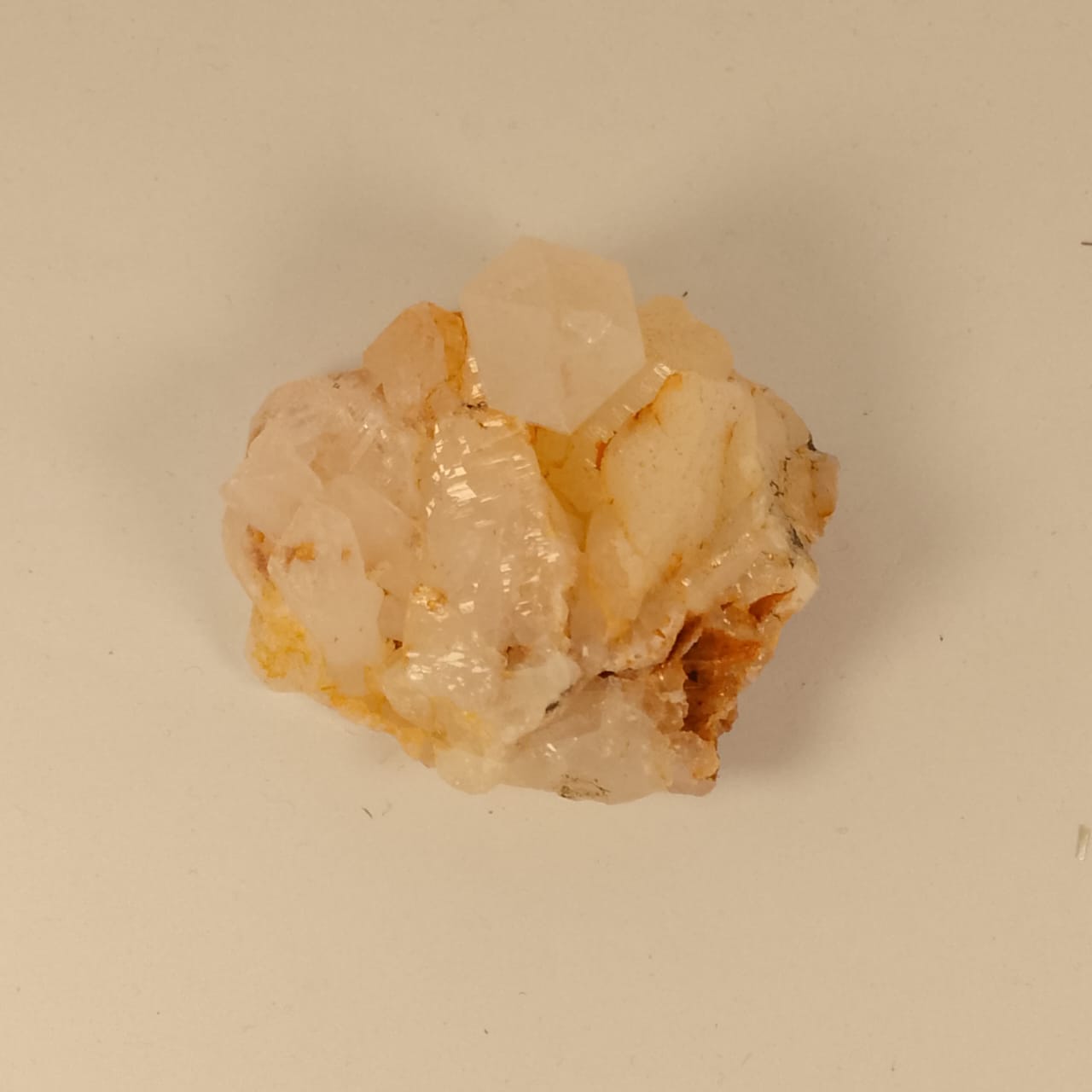 Quartz Specimen | 300 carats | Rs 32 per ct.