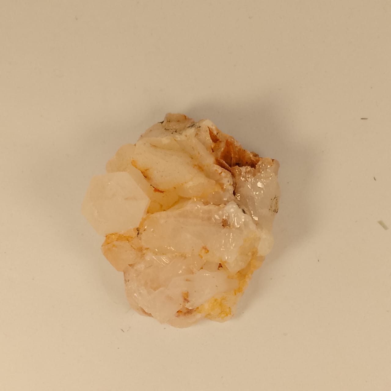Quartz Specimen | 300 carats | Rs 32 per ct.