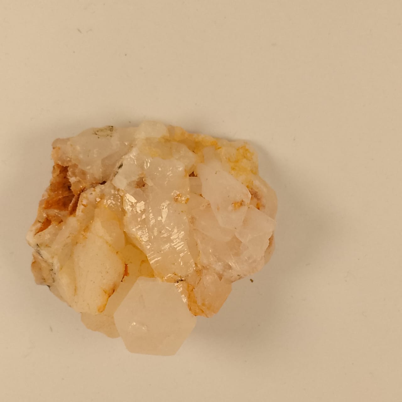 Quartz Specimen | 300 carats | Rs 32 per ct.