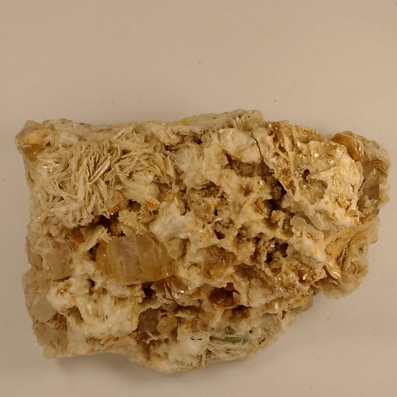 Specimen 12 | 4060 carats | Rs 65 per ct.