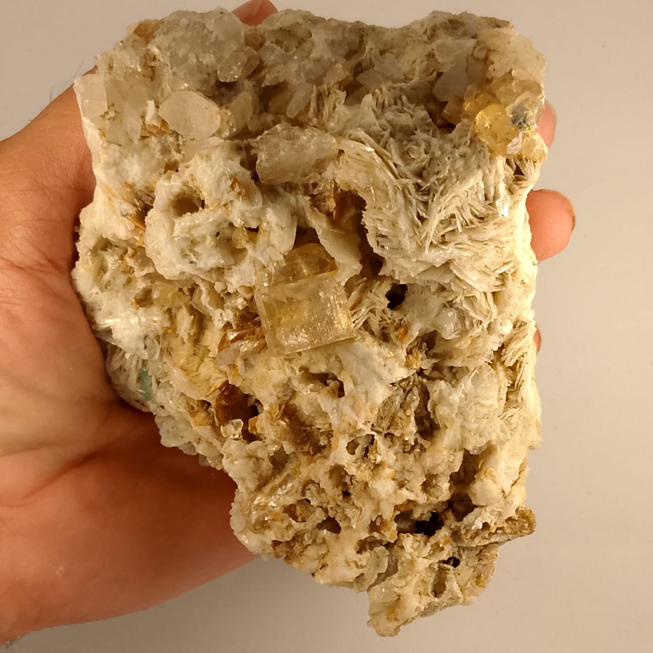 Specimen 12 | 4060 carats | Rs 65 per ct.