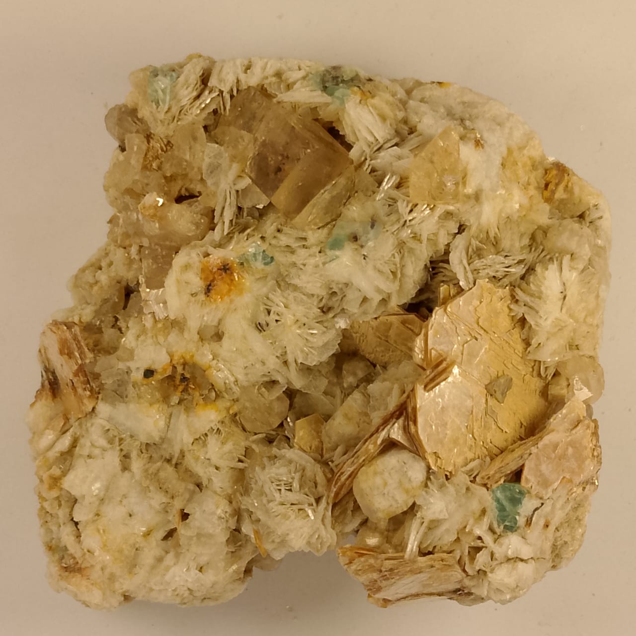 Specimen 13 | 2630 carats | Rs 65 per ct.