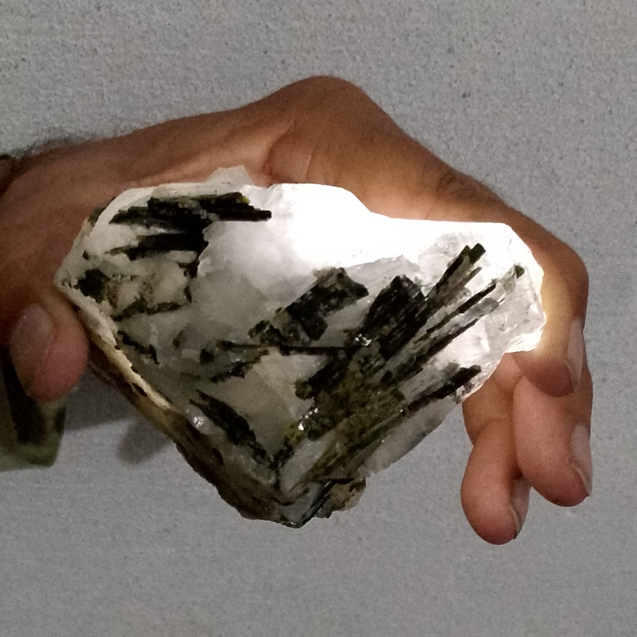 Green-Black Tourmaline Specimen | 1660 carats | Rs45 per ct.