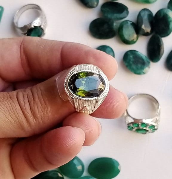 9 Carat Emerald Ring | Step Cut Zamrud Panna | Italian Style Ring