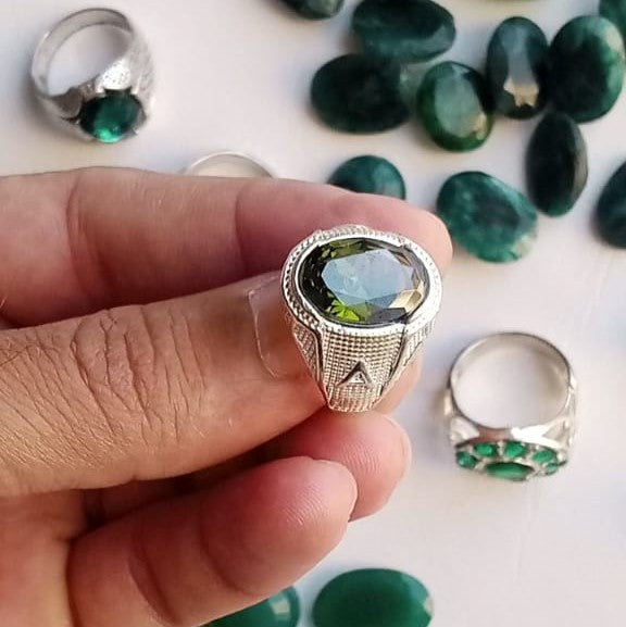 9 Carat Emerald Ring | Step Cut Zamrud Panna | Italian Style Ring