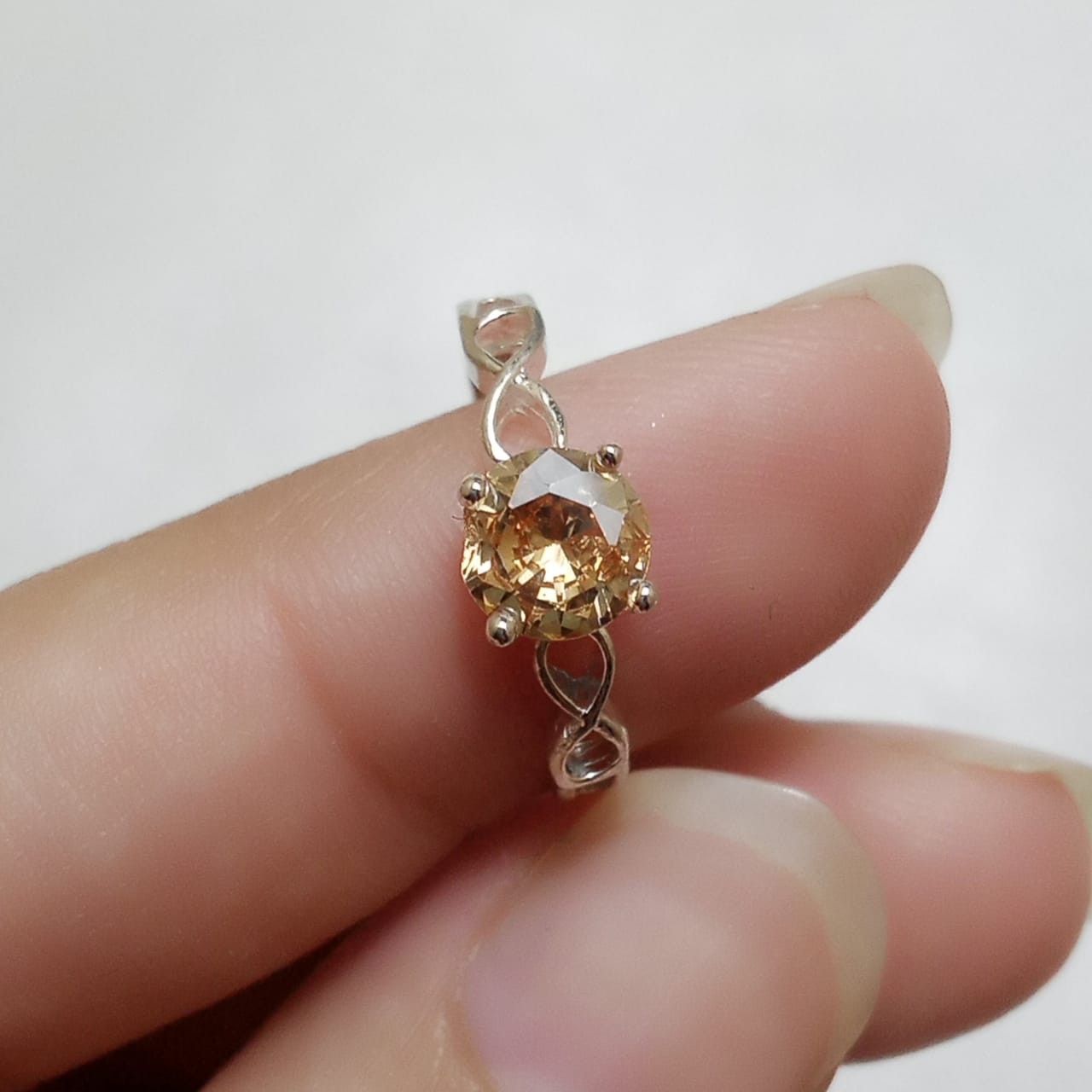 Pukhraj Female Ring | Diamond Shape Step Cut | CODE P22