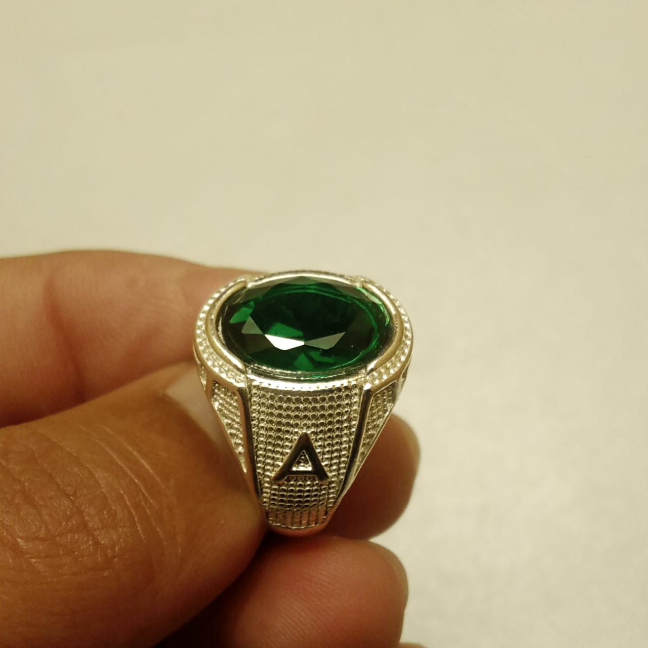 9 Carat Emerald Ring | Step Cut Zamrud Panna | Italian Style Ring