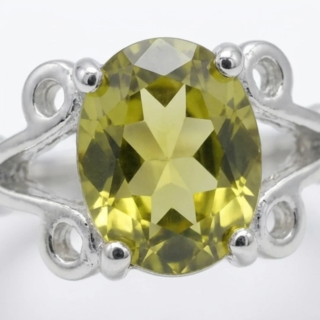 4 Carat Emerald Female Ring | Step Cut | Zamrud Ring