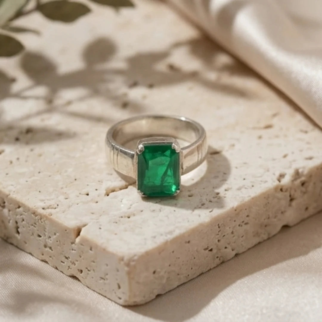 4 Carat Emerald Female Ring | Step Cut | Zamrud Ring