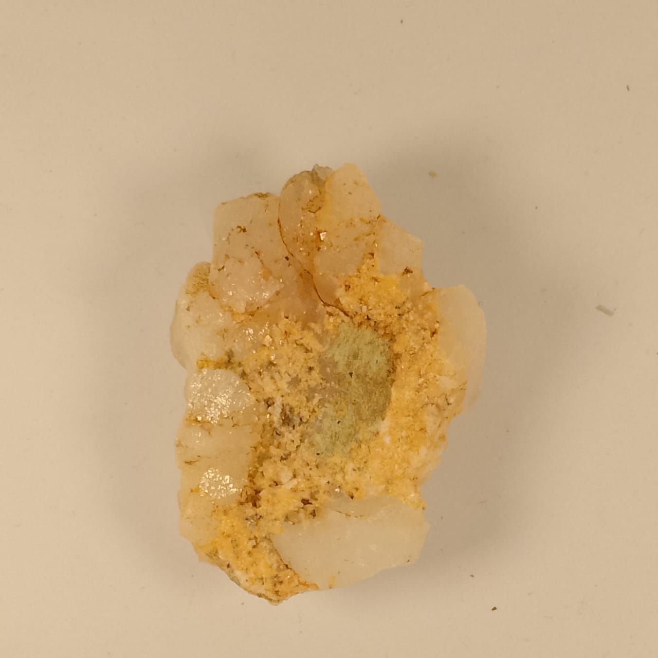 Quartz Specimen 26 | 290 carats | Rs 35 per ct.