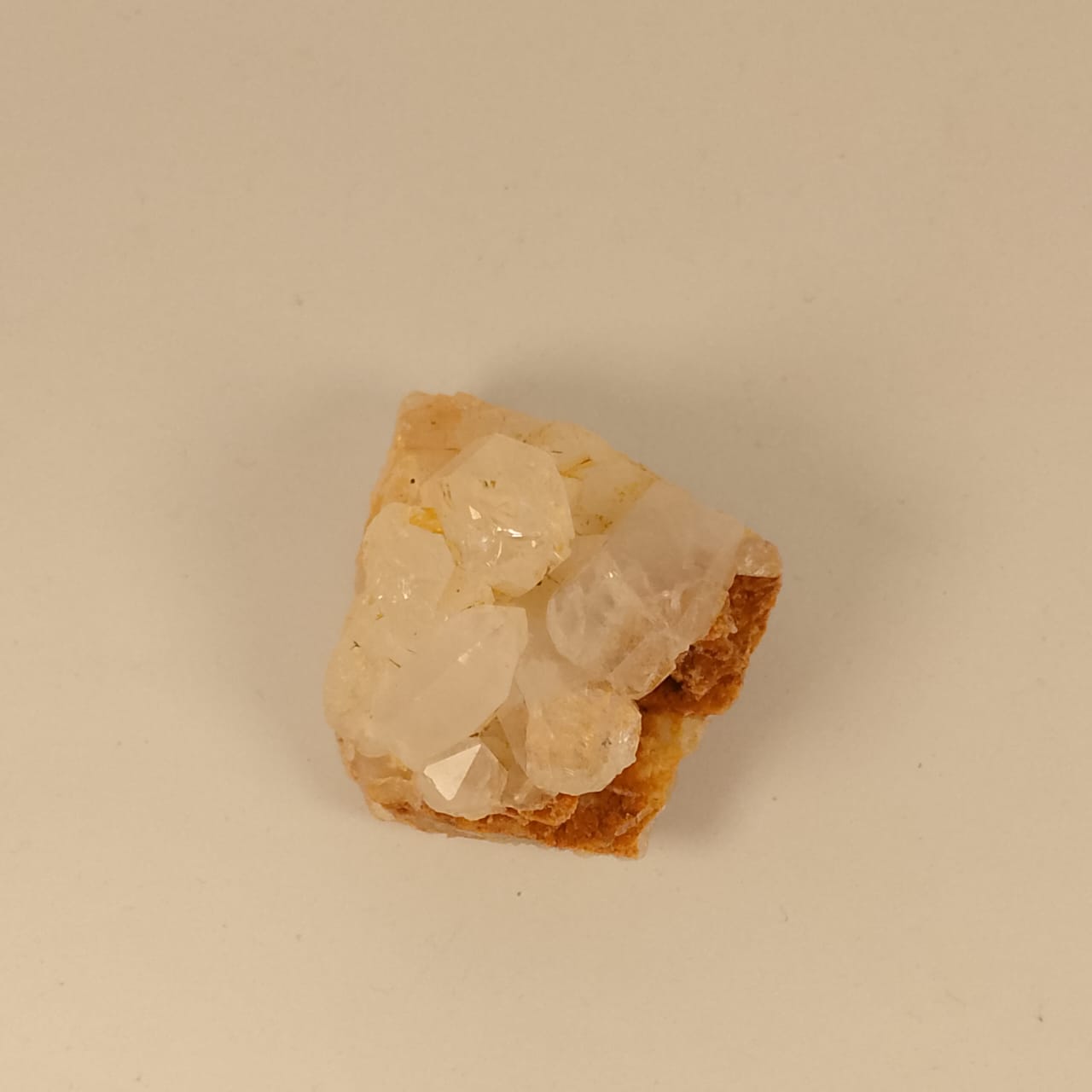 Quartz Specimen 23 | 140 carats | Rs 35 per ct.