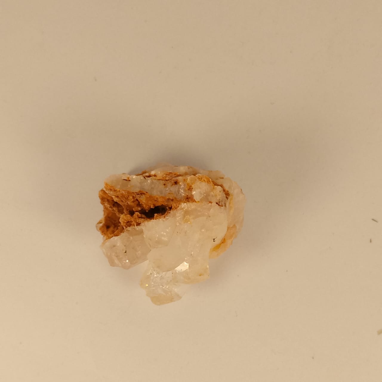 Quartz Specimen 23 | 140 carats | Rs 35 per ct.