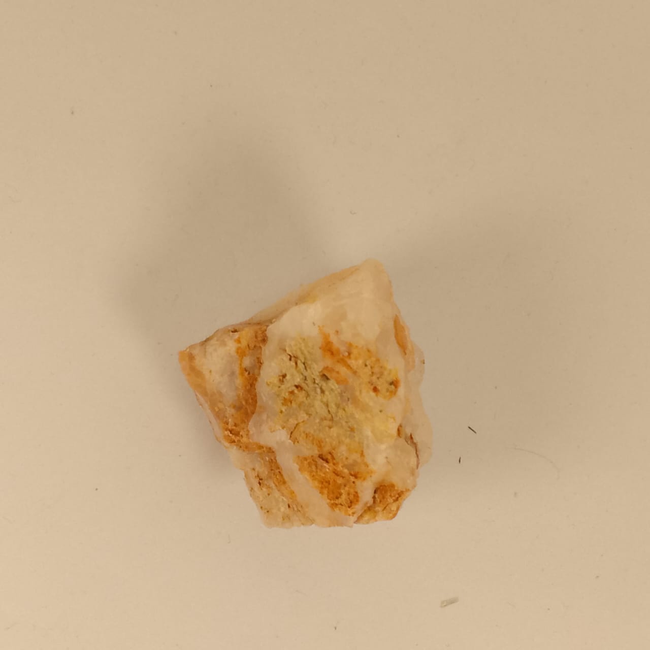 Quartz Specimen 23 | 140 carats | Rs 35 per ct.