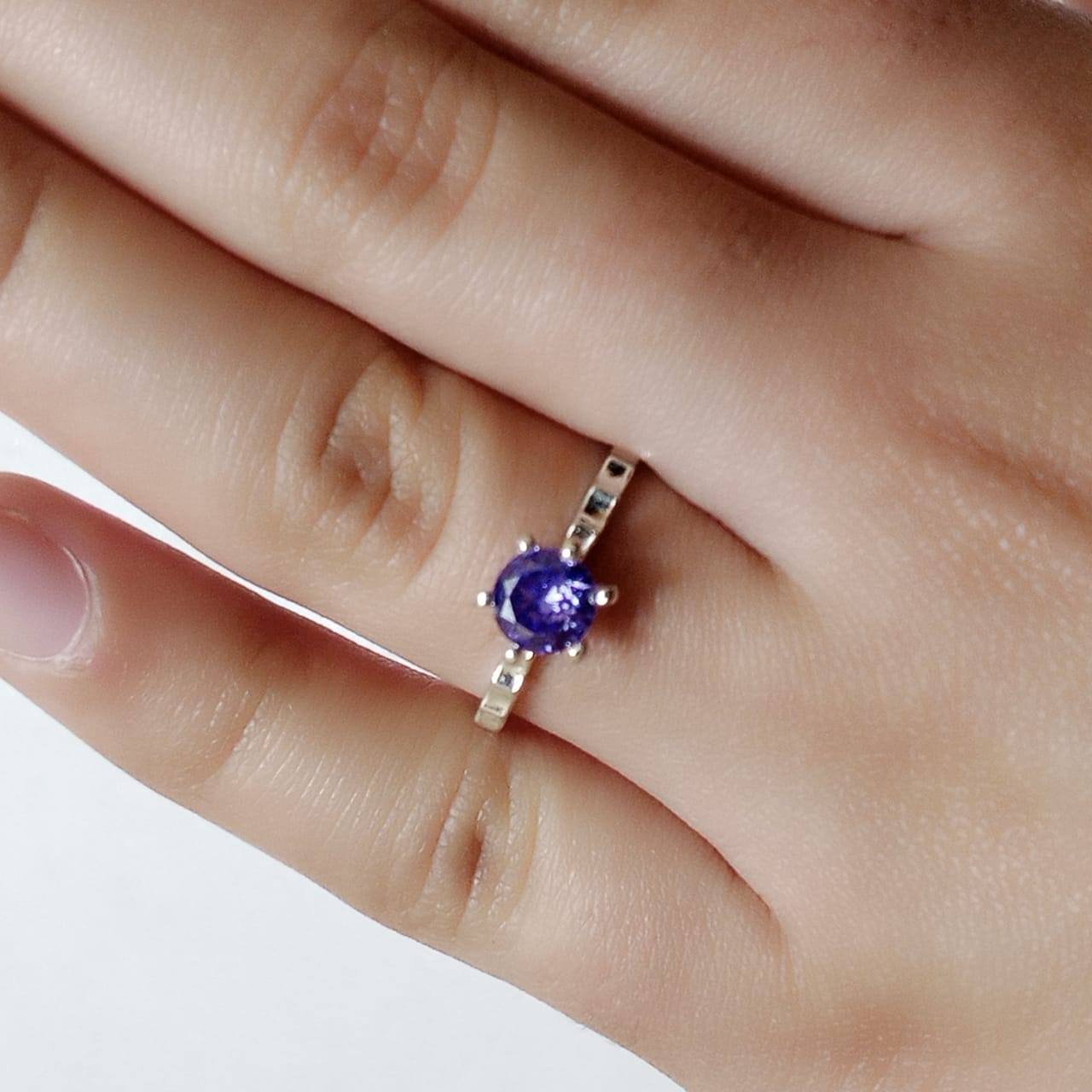 Neelam Female Ring | Diamond Cut | CODE N-20