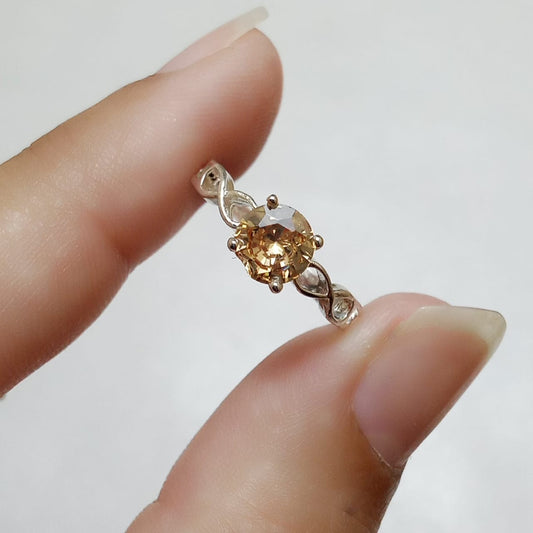 Pukhraj Female Ring | Diamond Shape Step Cut | CODE P22