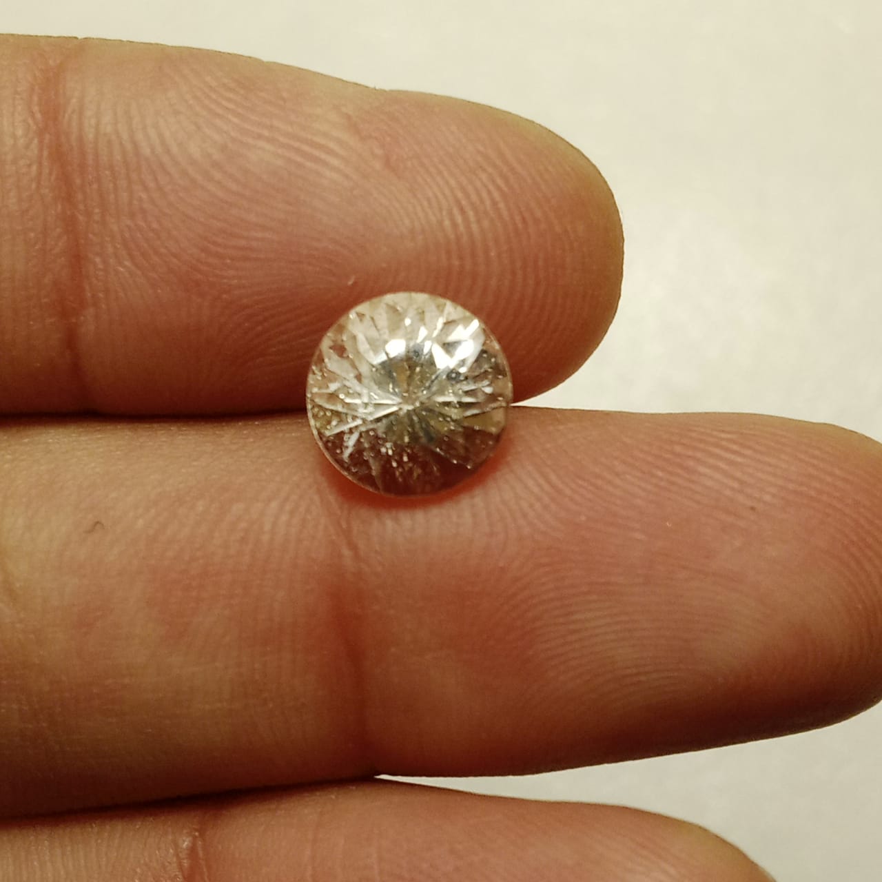 White Pukhraj | White Sapphire | Diamond Cut