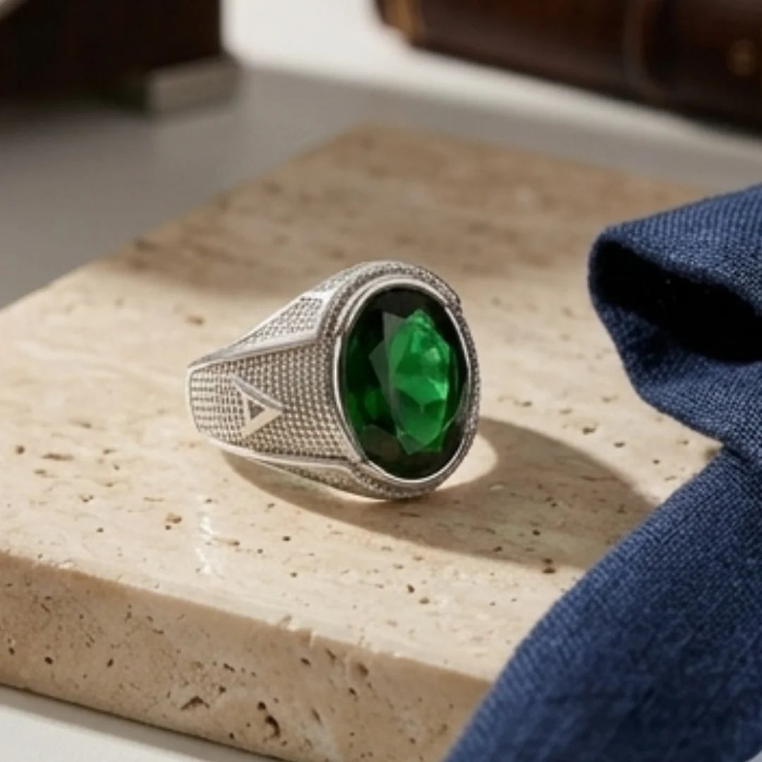 9 Carat Emerald Ring | Step Cut Zamrud Panna | Italian Style Ring