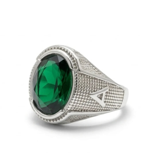 9 Carat Emerald Ring | Step Cut Zamrud Panna | Italian Style Ring