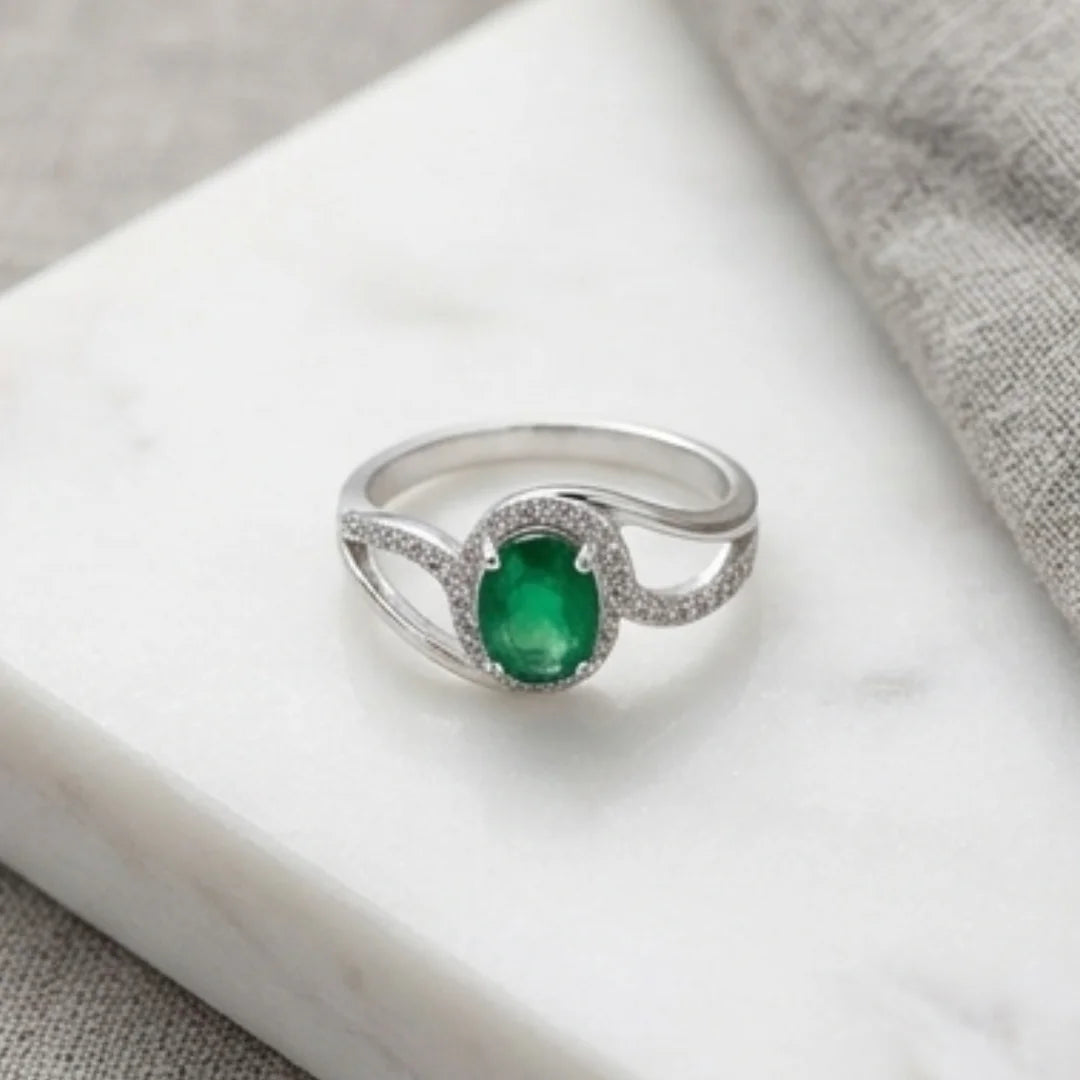 Emerald Female Ring | Step Cut Panna | CODE E-13